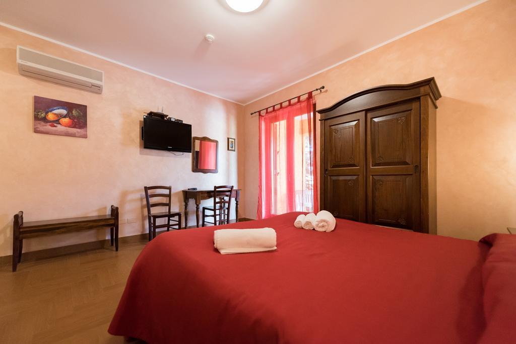 Valle Himara Guest House Piana Degli Albanesi Exterior photo